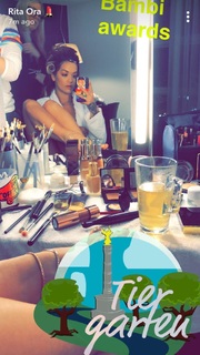 Rita Ora feet photo thumbnail