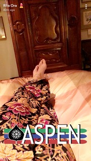 Rita Ora feet photo thumbnail