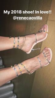 Rita Ora feet photo thumbnail