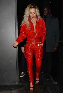 Rita Ora feet photo thumbnail
