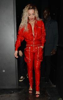 Rita Ora feet photo thumbnail
