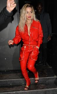 Rita Ora feet photo thumbnail
