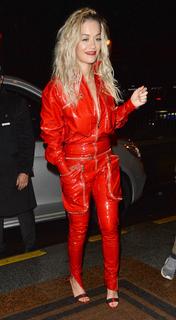 Rita Ora feet photo thumbnail
