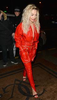 Rita Ora feet photo thumbnail