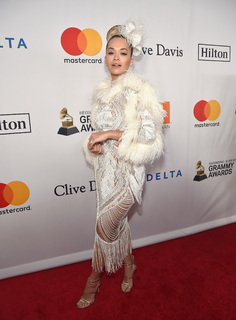 Rita Ora feet photo thumbnail