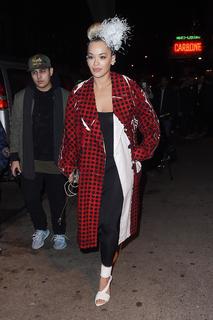 Rita Ora feet photo thumbnail