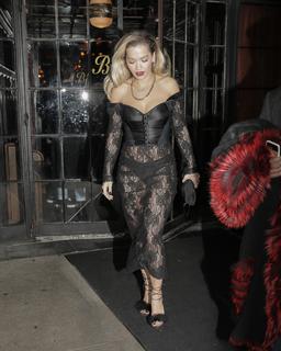 Rita Ora feet photo thumbnail