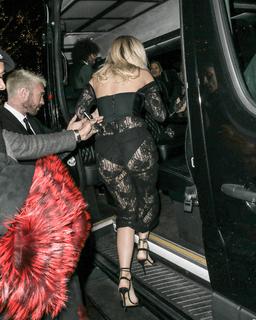 Rita Ora feet photo thumbnail