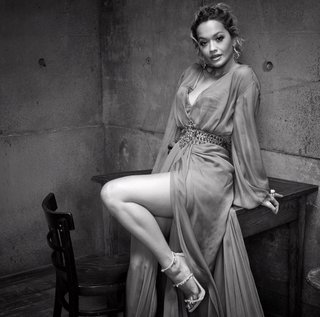 Rita Ora feet photo thumbnail