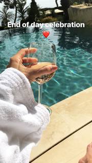 Rita Ora feet photo thumbnail
