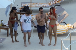 Rita Ora feet photo thumbnail