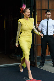 Rita Ora feet photo thumbnail