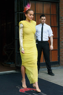 Rita Ora feet photo thumbnail