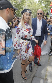 Rita Ora feet photo thumbnail