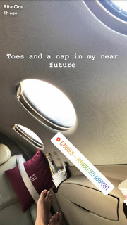 Rita Ora feet photo thumbnail