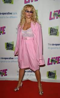 Rita Ora feet photo thumbnail