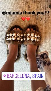 Rita Ora feet photo thumbnail