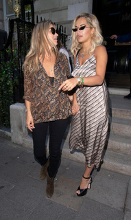 Rita Ora feet photo thumbnail