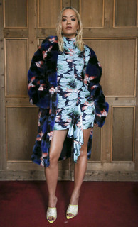 Rita Ora feet photo thumbnail