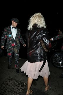 Rita Ora feet photo thumbnail