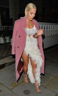 Rita Ora feet photo thumbnail