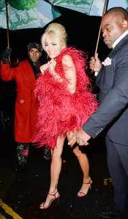 Rita Ora feet photo thumbnail