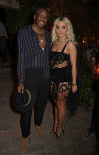 Rita Ora feet photo thumbnail