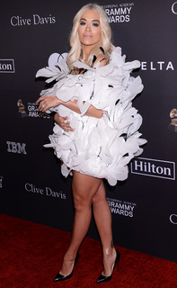 Rita Ora feet photo thumbnail