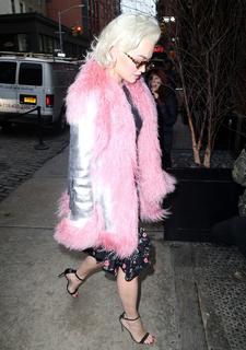 Rita Ora feet photo thumbnail