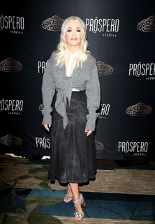 Rita Ora feet photo thumbnail