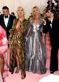 Rita Ora feet photo thumbnail