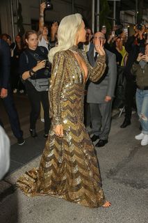 Rita Ora feet photo thumbnail