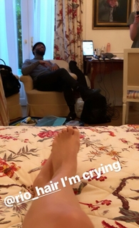 Rita Ora feet photo thumbnail