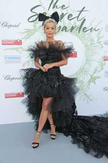 Rita Ora feet photo thumbnail