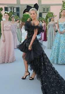 Rita Ora feet photo thumbnail