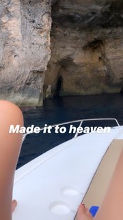 Rita Ora feet photo thumbnail