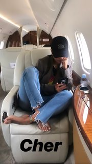 Rita Ora feet photo thumbnail