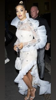 Rita Ora feet photo thumbnail