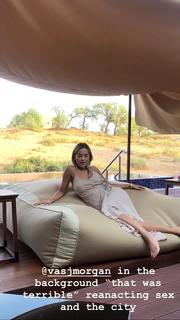 Rita Ora feet photo thumbnail