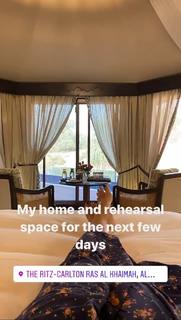 Rita Ora feet photo thumbnail