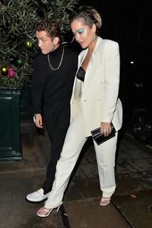 Rita Ora feet photo thumbnail