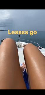 Rita Ora feet photo thumbnail