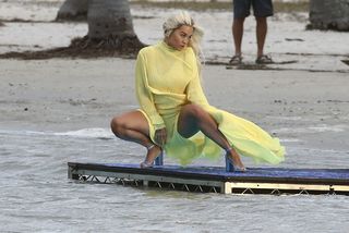 Rita Ora feet photo thumbnail