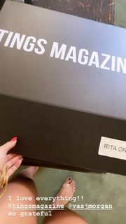 Rita Ora feet photo thumbnail