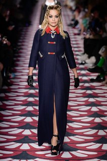 Rita Ora feet photo thumbnail