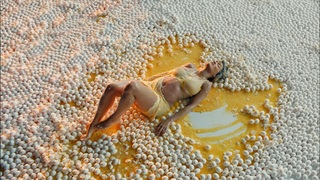 Rita Ora feet photo thumbnail