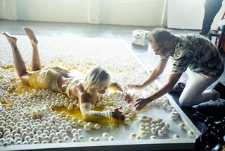 Rita Ora feet photo thumbnail