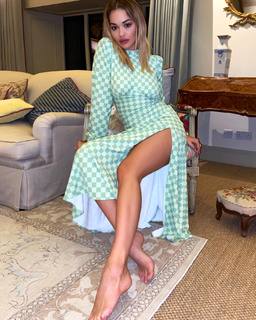 Rita Ora feet photo thumbnail