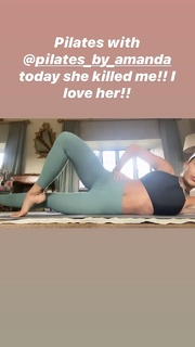 Rita Ora feet photo thumbnail