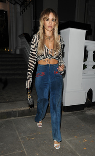 Rita Ora feet photo thumbnail